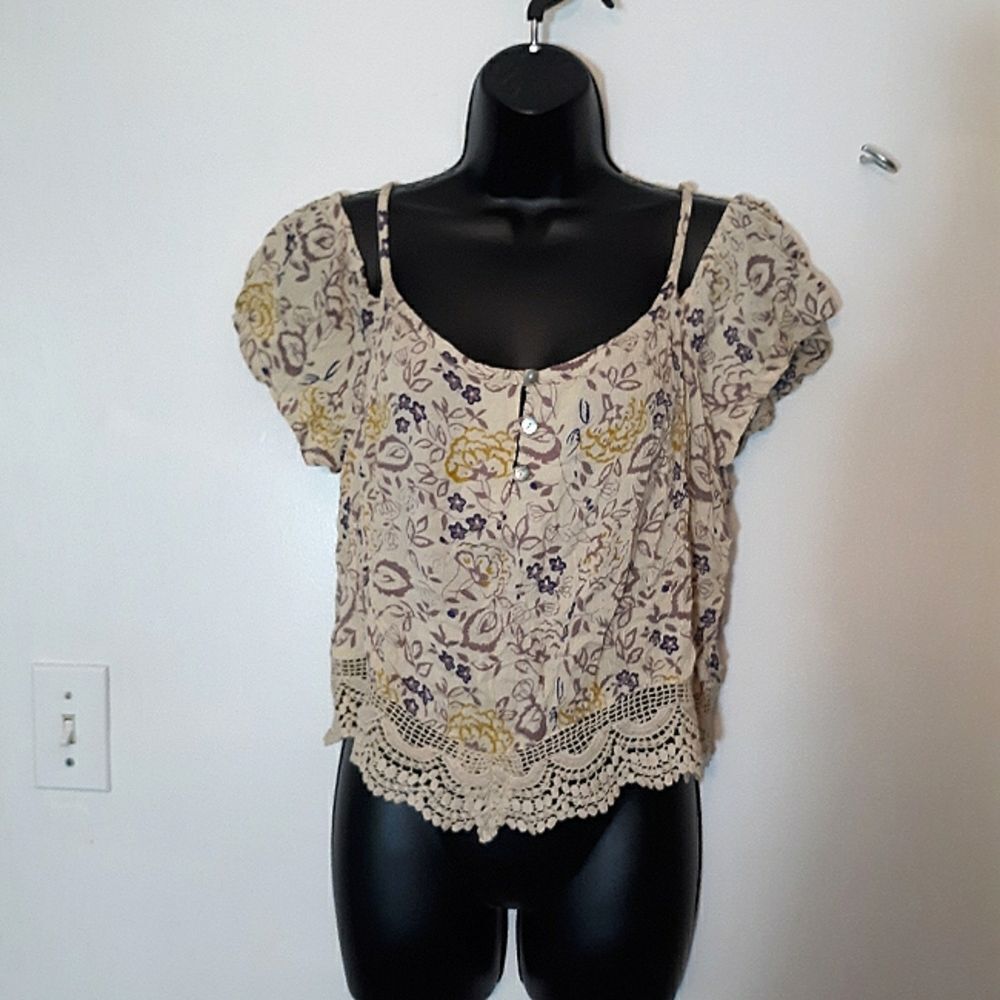 Wet Seal cream and purple floral cold shoulder top - Picture 1 of 6